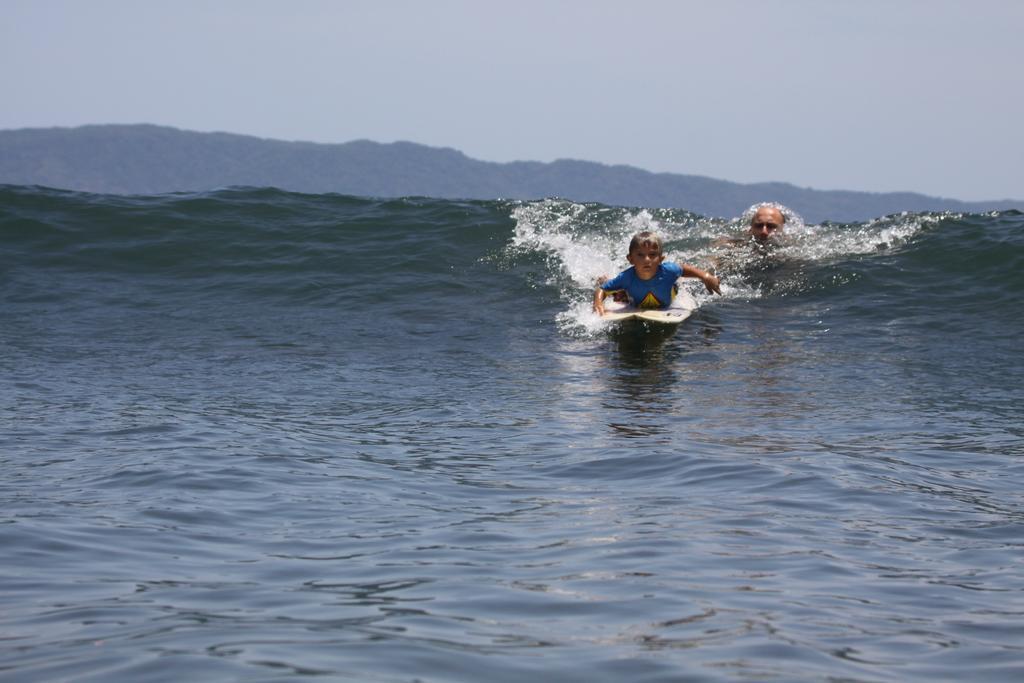 Hotel Oasis & Surf Camp Santa Catalina Exterior foto